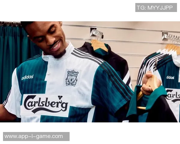 轻松掌握足球球衣叠法技巧让你的球衣整齐如新不再凌乱